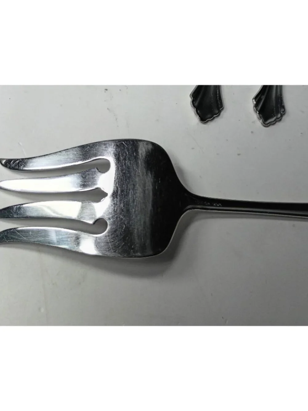 Oneida Bancroft 19 Piece Assorted Flatware Set Stainless Steel Fan Bottoms